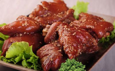 四川特色烤豬蹄技術(shù)培訓(xùn)，用法考究美容之佳品